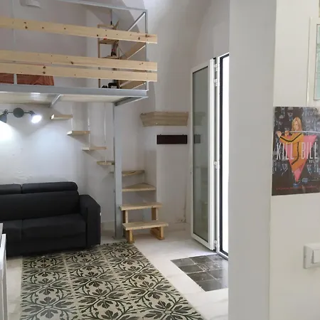 Two-room In The Historic Center * クトロフィアーノ